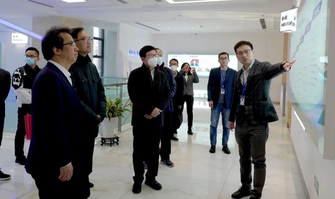 深圳市宝安区领导一行考察调研壹号娱乐